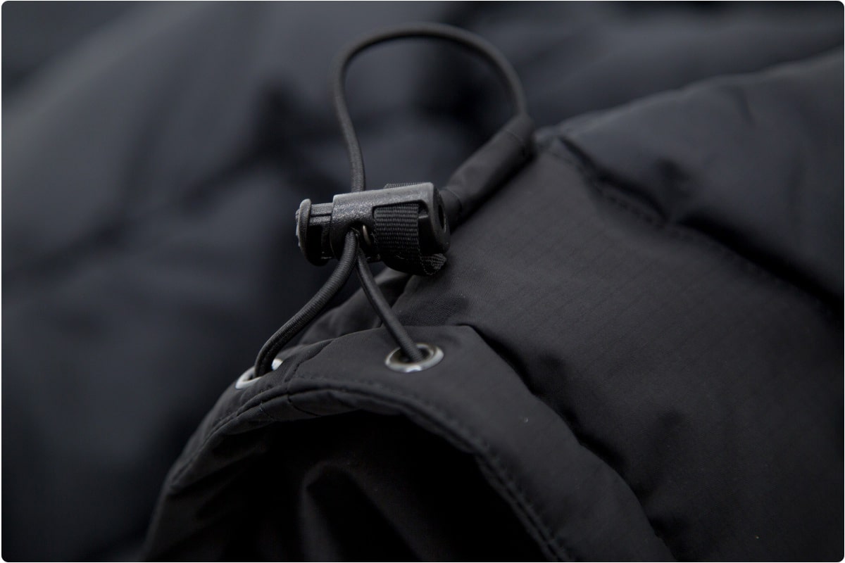 carinthia-kurtka-mig-4.0-czarny-izolacja-termiczna